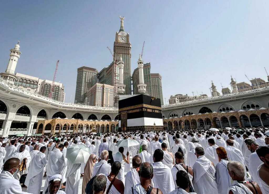 أفضل الأيام لأداء العمرة: دليل اختيار التوقيت المثالي للزيارة