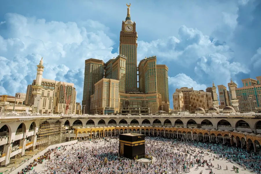 أفضل النصائح للاستعداد لرحلة العمرة: دليل شامل للتجهيزات الضرورية والسفر الآمن